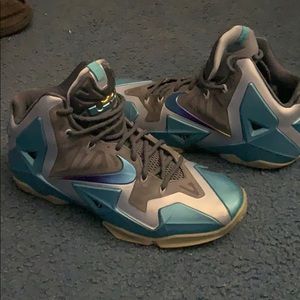 LEBRON 11 'ARMORY SLATE'